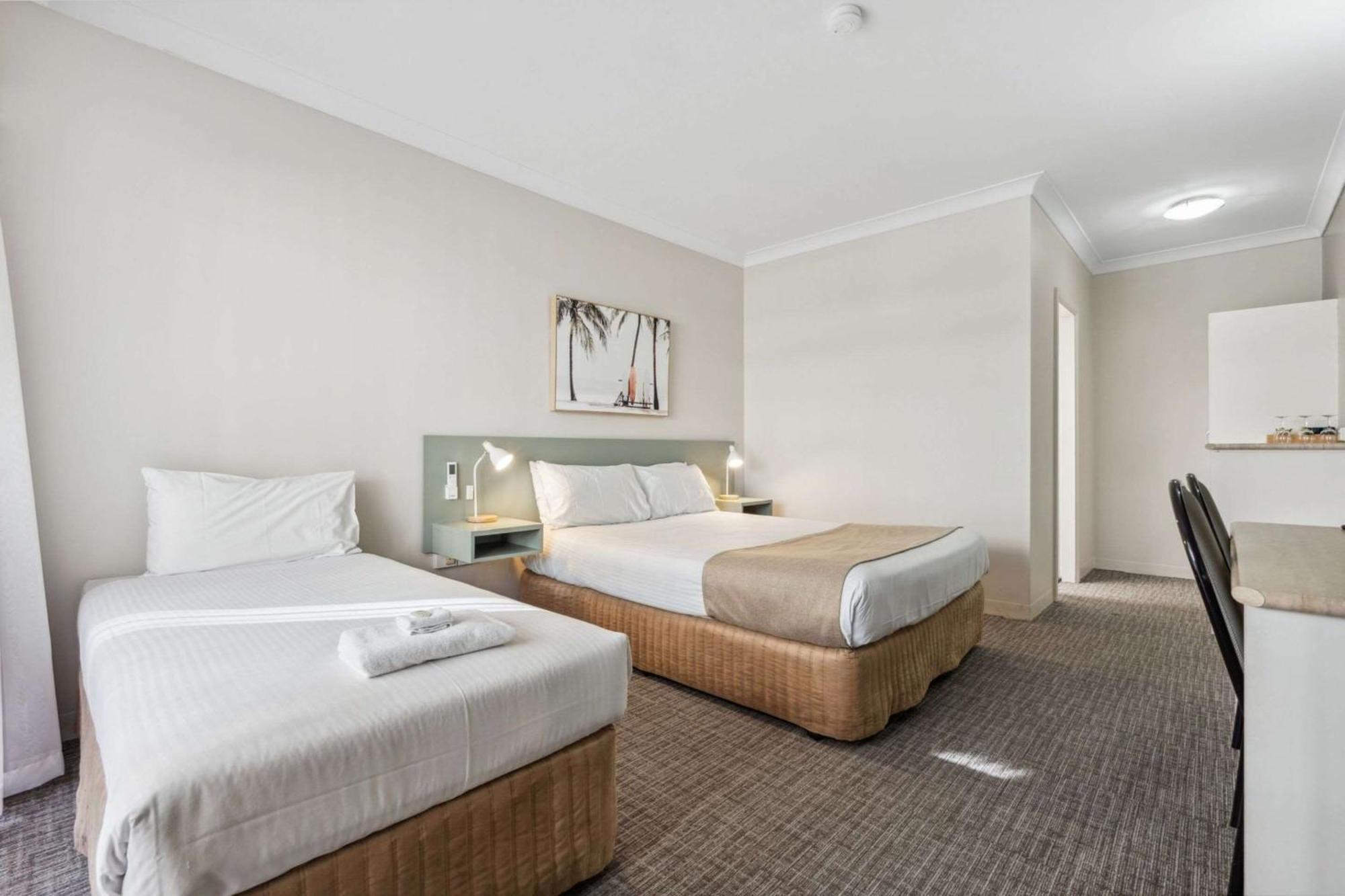 Econo Lodge Dockside Glenelg Adelaide Exterior photo